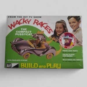 RARE  Wacky Races Compact Pussycat with Penelope Pitstop Kit TV show set